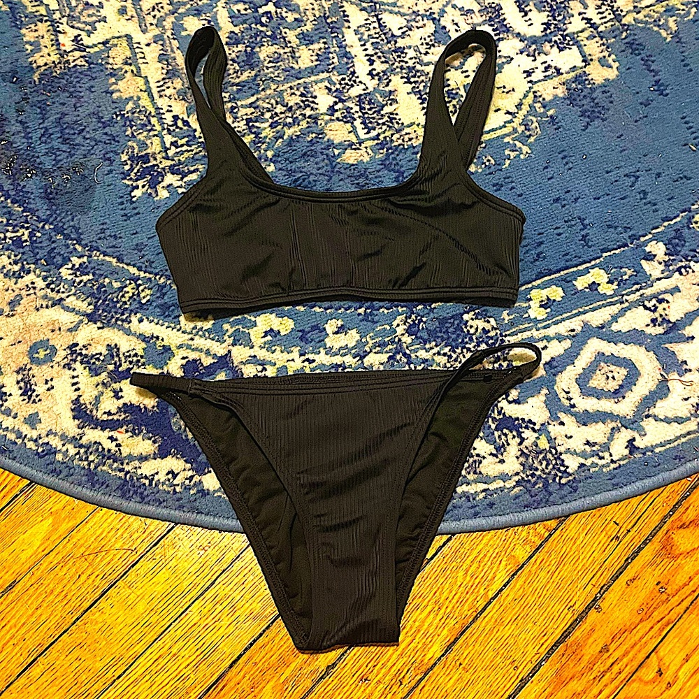 NWT Calvin Klein Ribbed Bikini Top - Picture 9 of 11